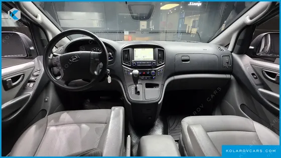 HYUNDAI STAREX 11-SEATER WAGON