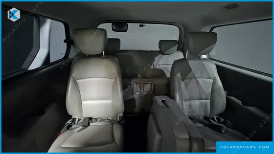 HYUNDAI STAREX 11-SEATER WAGON