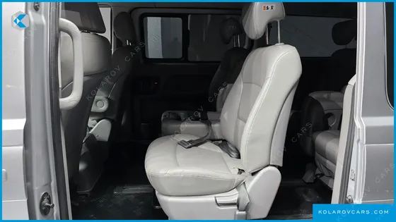 HYUNDAI STAREX 11-SEATER WAGON