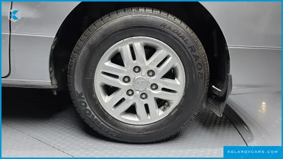 HYUNDAI STAREX 11-SEATER WAGON