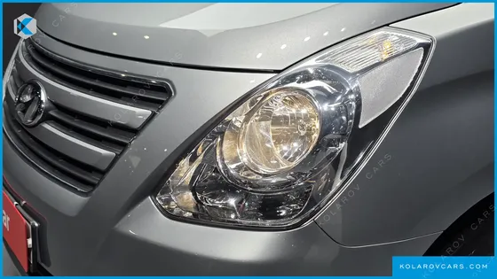HYUNDAI STAREX 11-SEATER WAGON