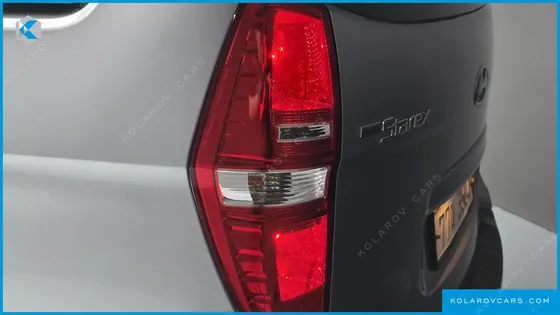 HYUNDAI STAREX 11-SEATER WAGON