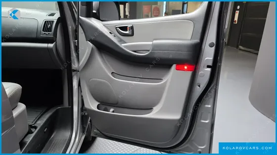 HYUNDAI STAREX 11-SEATER WAGON