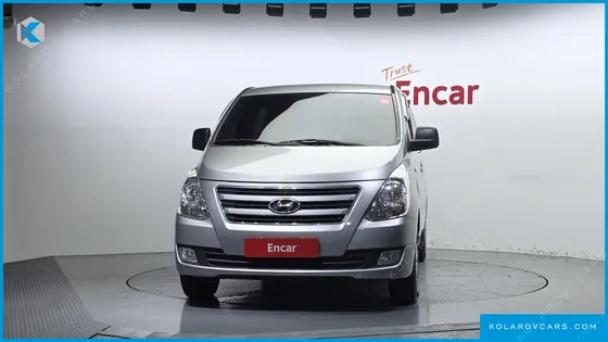 HYUNDAI STAREX 5-SEATER VAN