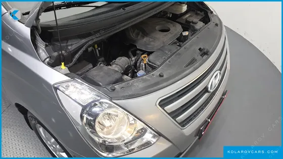 HYUNDAI STAREX 5-SEATER VAN
