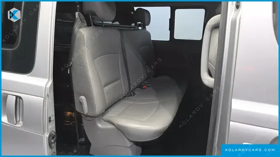 HYUNDAI STAREX 5-SEATER VAN