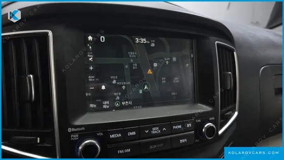 HYUNDAI STAREX 5-SEATER VAN