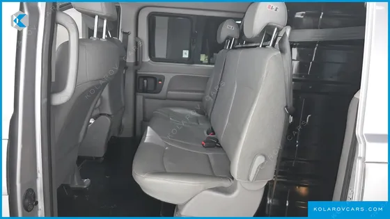 HYUNDAI STAREX 5-SEATER VAN