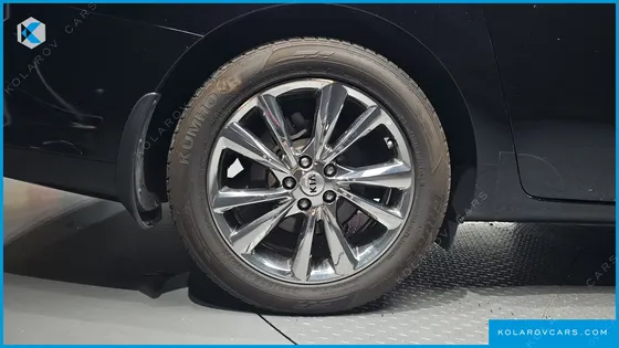 KIA CARNIVAL 9-SEATER NOBLESSE SPECIAL