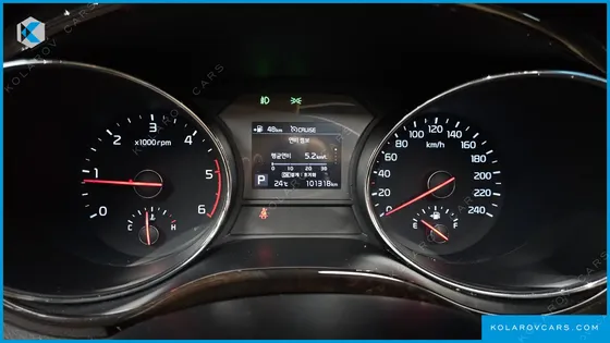 KIA CARNIVAL 9-SEATER NOBLESSE SPECIAL