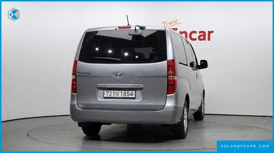 HYUNDAI STAREX 11-SEATER WAGON