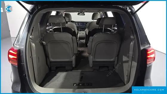 KIA CARNIVAL 9-SEATER LUXURY