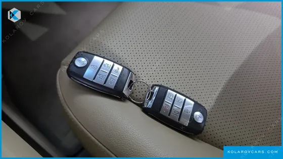 KIA CARNIVAL 9-SEATER PRSTIGE