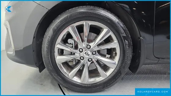 KIA CARNIVAL 9-SEATER NOBLESSE