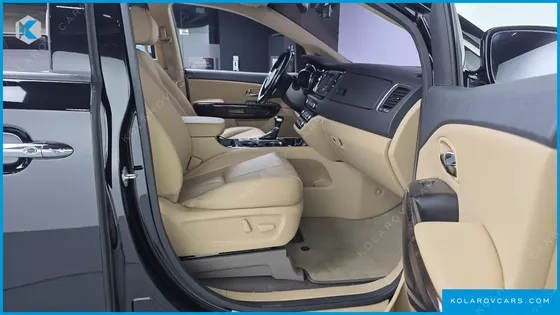 KIA CARNIVAL 9-SEATER NOBLESSE