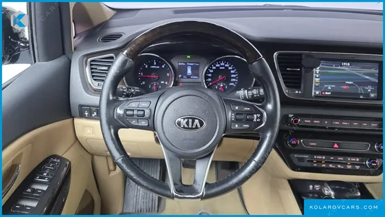 KIA CARNIVAL 9-SEATER NOBLESSE