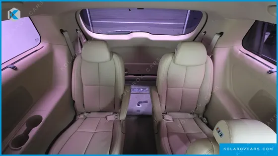 KIA CARNIVAL 9-SEATER NOBLESSE