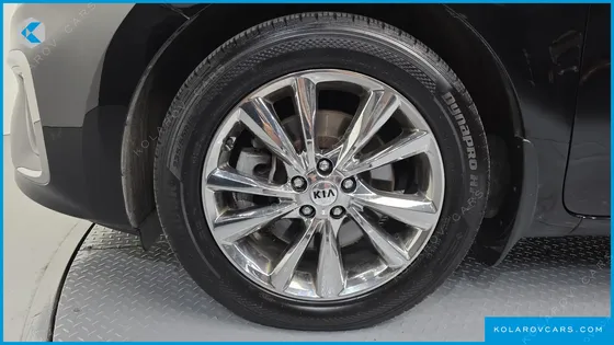 KIA CARNIVAL 9-SEATER PRSTIGE