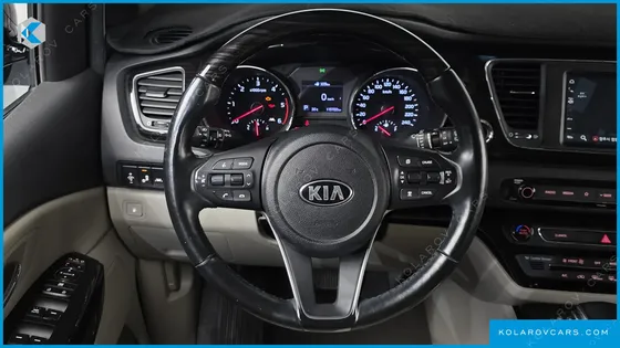 KIA CARNIVAL 9-SEATER PRSTIGE
