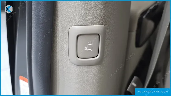 KIA CARNIVAL 9-SEATER PRSTIGE