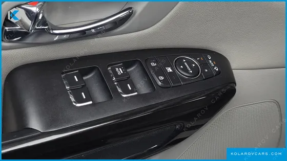 KIA CARNIVAL 9-SEATER PRSTIGE