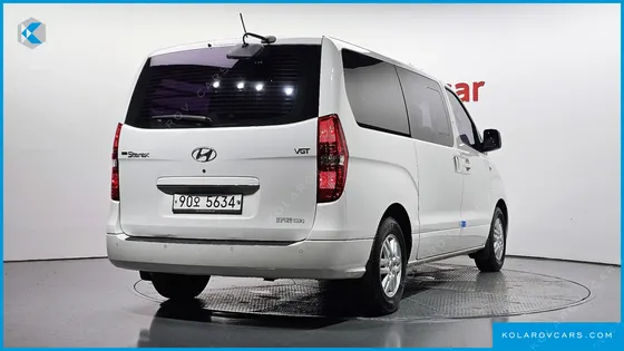 HYUNDAI STAREX 5-SEATER VAN