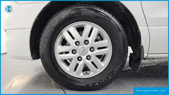 HYUNDAI STAREX 5-SEATER VAN