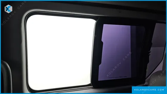 HYUNDAI STAREX 5-SEATER VAN