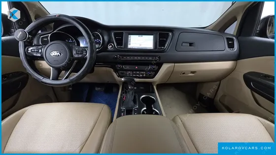 KIA CARNIVAL 9-SEATER LUXURY