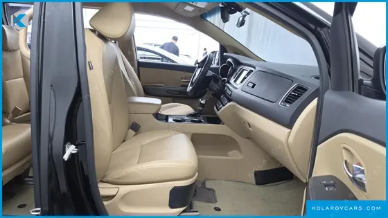 KIA CARNIVAL 9-SEATER LUXURY