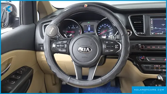 KIA CARNIVAL 9-SEATER LUXURY