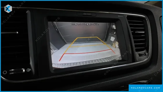KIA CARNIVAL 9-SEATER LUXURY