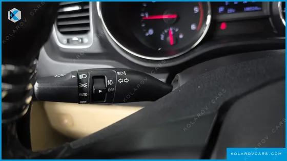 KIA CARNIVAL 9-SEATER LUXURY