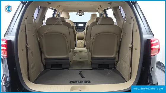 KIA CARNIVAL 9-SEATER LUXURY