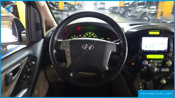 HYUNDAI STAREX 4WD LIMOUSINE