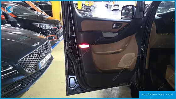HYUNDAI STAREX 4WD LIMOUSINE