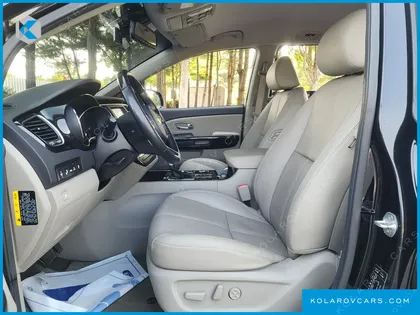 KIA CARNIVAL 9-SEATER NOBLESSE SPECIAL