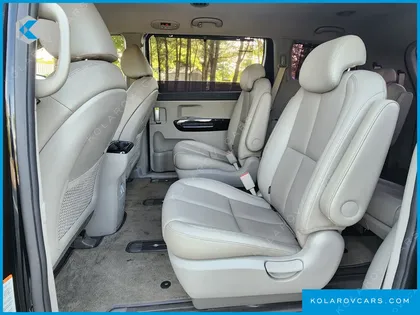 KIA CARNIVAL 9-SEATER NOBLESSE SPECIAL