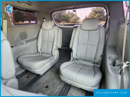 KIA CARNIVAL 9-SEATER NOBLESSE SPECIAL