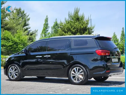 KIA CARNIVAL 9-SEATER NOBLESSE SPECIAL
