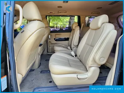 KIA CARNIVAL 9-SEATER NOBLESSE SPECIAL