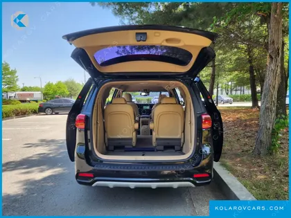 KIA CARNIVAL 9-SEATER NOBLESSE SPECIAL