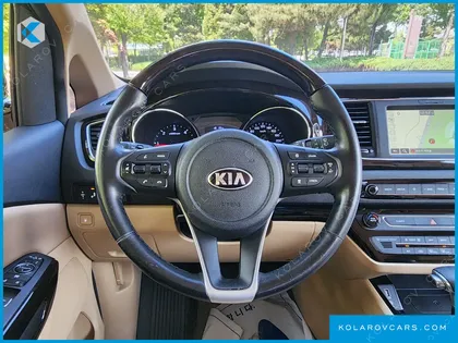KIA CARNIVAL 9-SEATER NOBLESSE SPECIAL