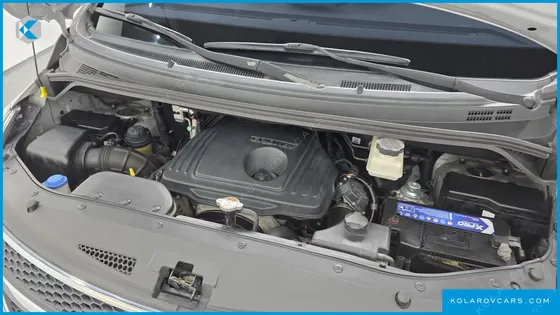 HYUNDAI STAREX 11-SEATER WAGON