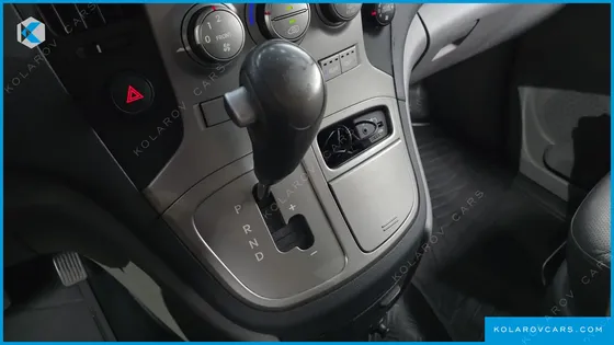 HYUNDAI STAREX 11-SEATER WAGON