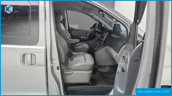 HYUNDAI STAREX 11-SEATER WAGON