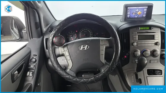 HYUNDAI STAREX 11-SEATER WAGON