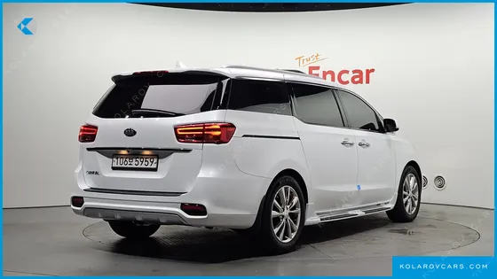 KIA CARNIVAL 9-SEATER NOBLESSE SPECIAL