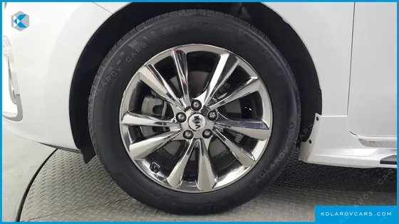 KIA CARNIVAL 9-SEATER NOBLESSE SPECIAL