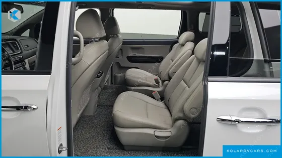 KIA CARNIVAL 9-SEATER NOBLESSE SPECIAL
